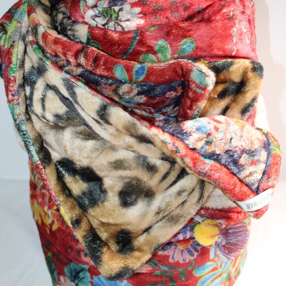 NWT Johnny Was BIYA Laurel Canyon Cozy Blanket Throw Reversible Bobcat Forest - Picture 4 of 9